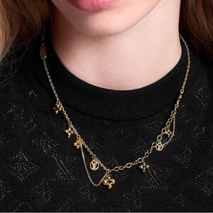Louis Vuitton Gold LV monogram Blooming Supple Charm Necklace + Dust bag
